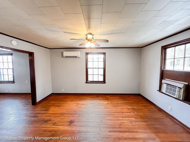 Building Photo - 1814 S Holly St