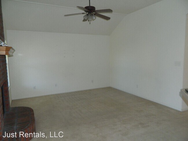 Building Photo - 4 br, 2 bath House - 2903 Wisteria Lane