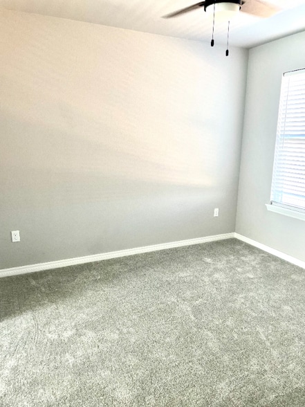 Building Photo - 14507 Periwinkle Dr