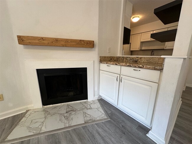 Building Photo - 2125 Augusta Dr