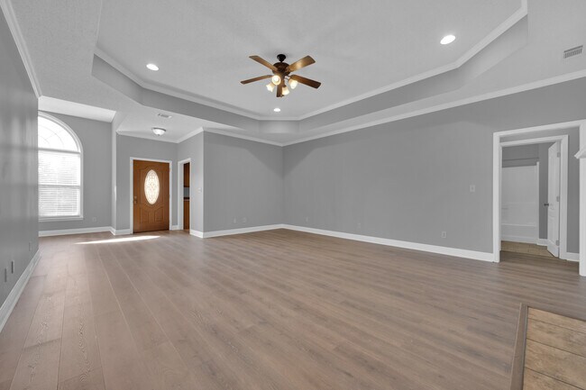 Building Photo - 472 Prairie Field Dr