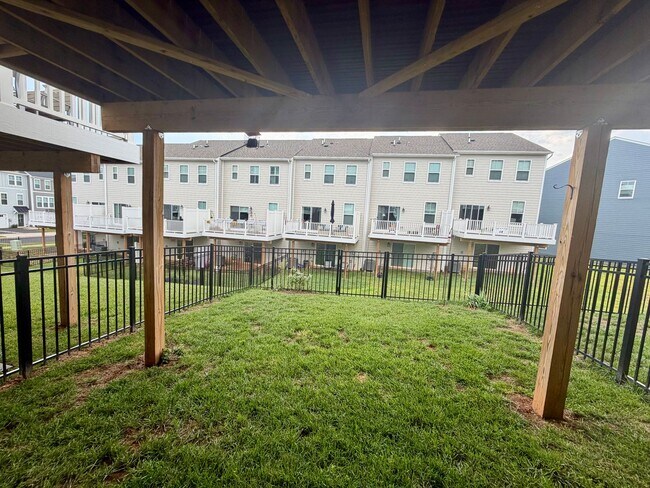 Building Photo - 6003 McComb St