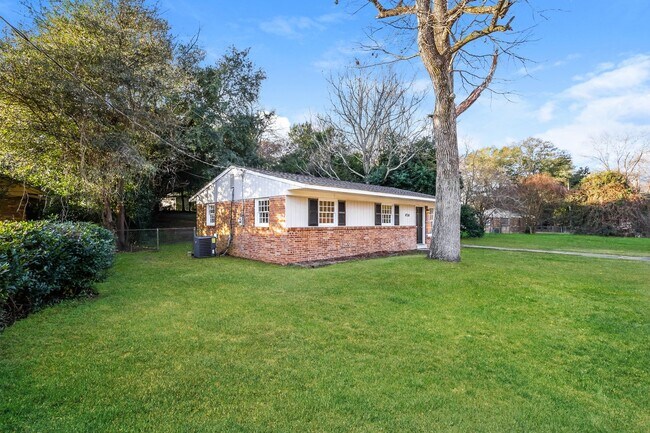 Building Photo - 4784 Gardiner Dr