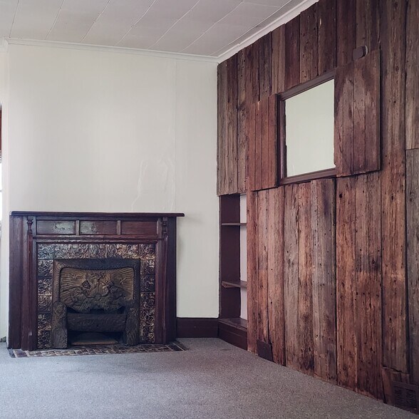 Large Living Room - 381 Glenwood Ave