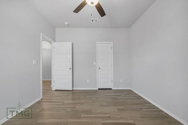 Building Photo - Naples: Your Stylish Haven in Owasso