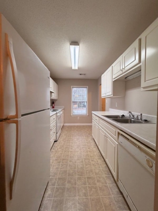 Building Photo - 409 Twin Eagles Dr