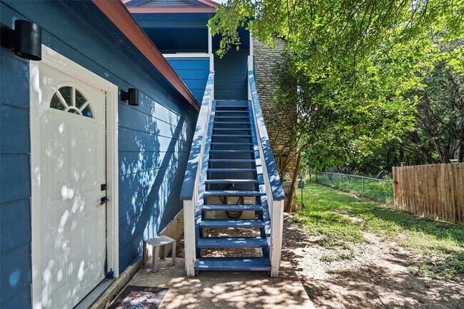 Building Photo - 5501 Spring Meadow Rd