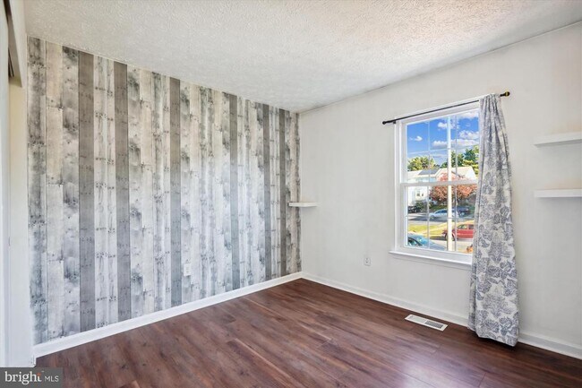 Building Photo - 6101 Hoskins Hollow Cir