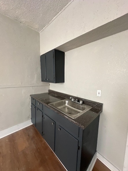Building Photo - 1075 Kney St