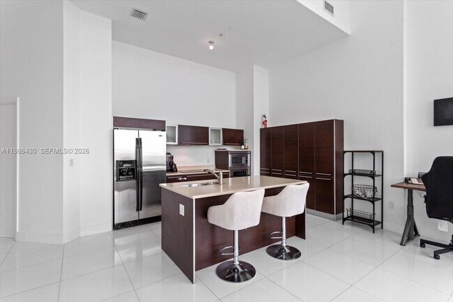 Building Photo - 1900 N Bayshore Dr