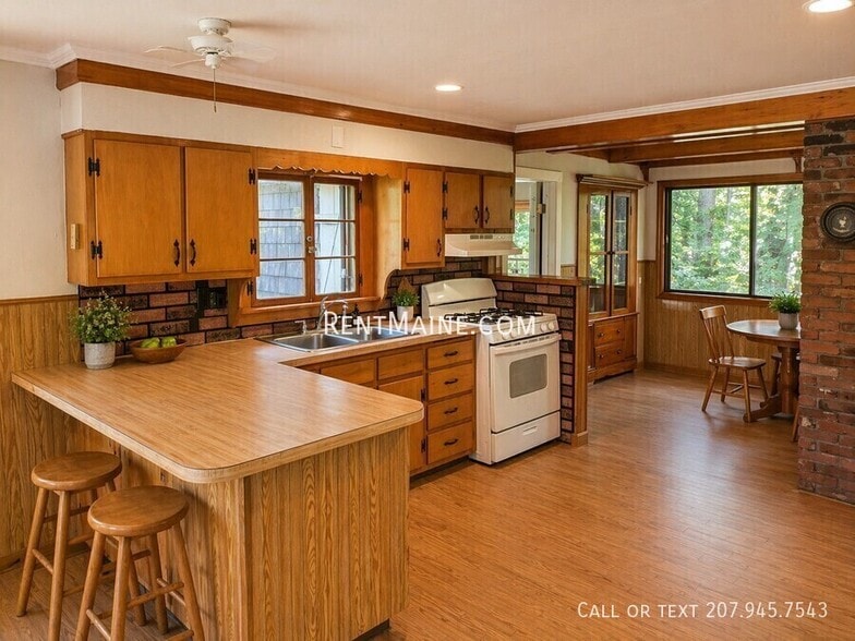 Building Photo - 5 Poplar St