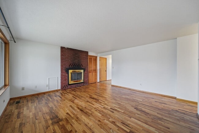 Building Photo - 4218 6th Ave NE