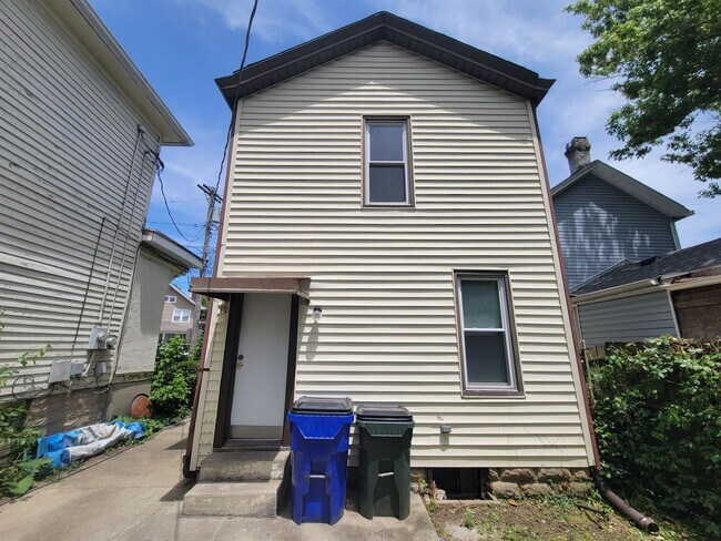 Building Photo - 24 Millville Ave 2BR/1BA (West Hamilton)