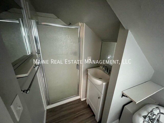 Building Photo - 24 Grove St