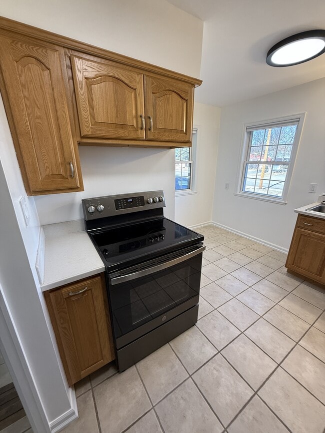 Building Photo - 3250 3rd Ave S