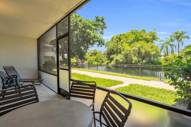 Building Photo - 600 Neapolitan Way