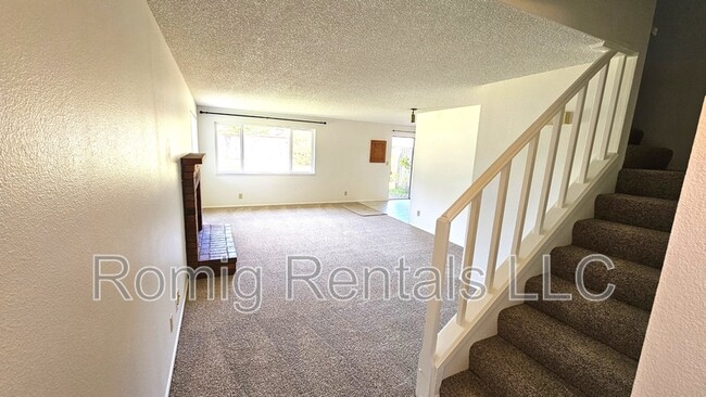 Building Photo - 1602 SE 145th Ct