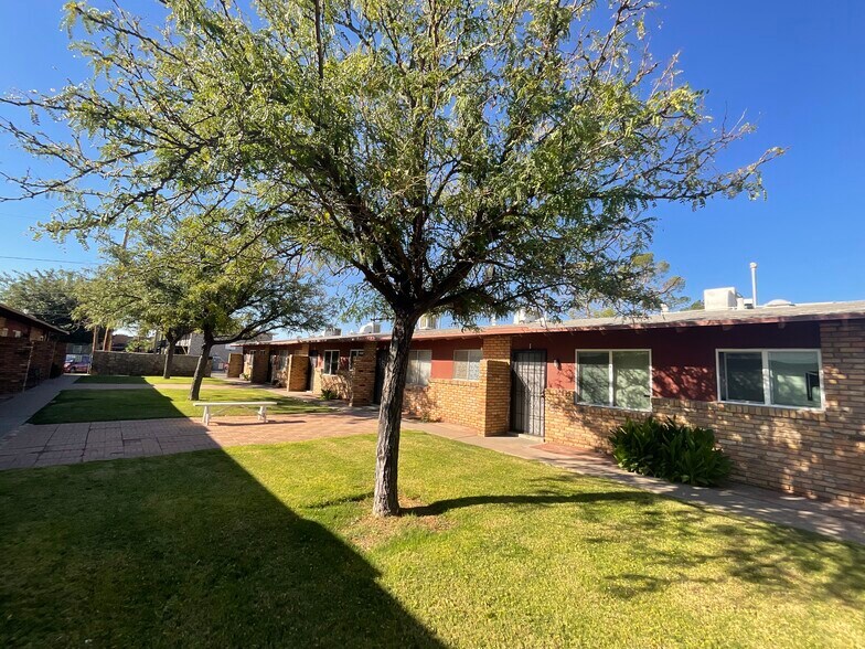 Building Photo - Hilton Place Apartments