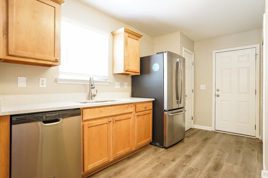 Building Photo - 6021 Herston Rd