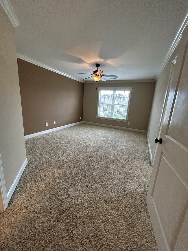 Building Photo - 1629 Brook Hollow Dr