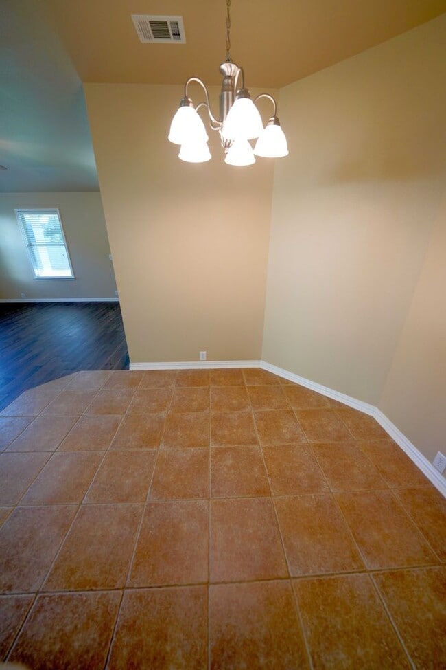 Building Photo - Immaculately upgraded and maintained home now available in Cibolo! Realtor Commission: $550