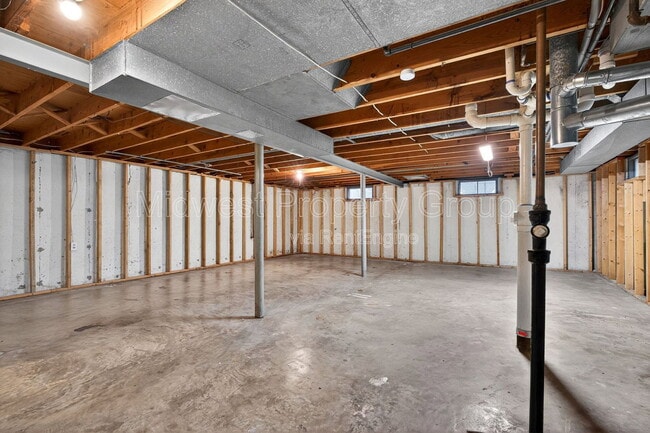 Building Photo - 1165 Lees Ln