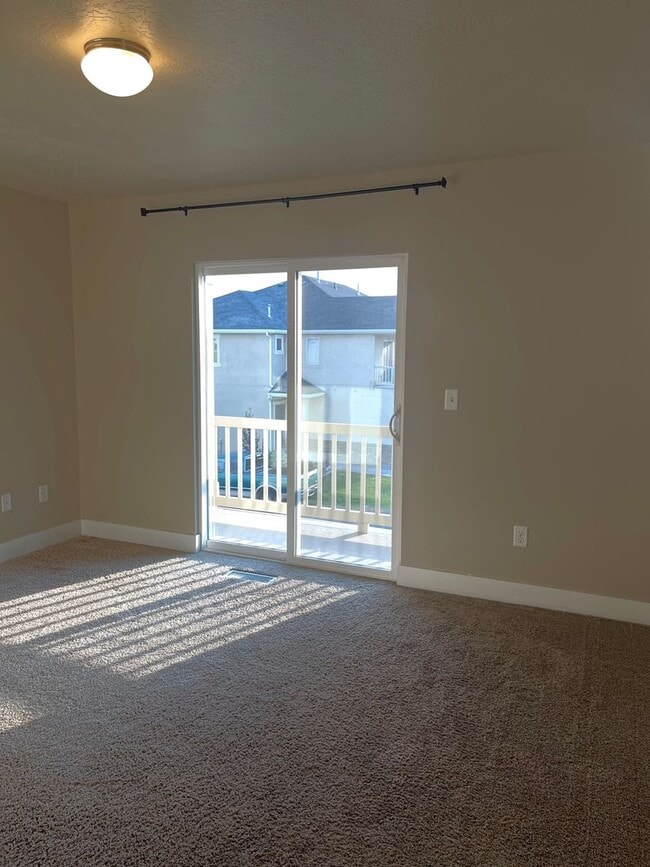 Building Photo - Beautiful townhome near Thanksgiving Point for rent