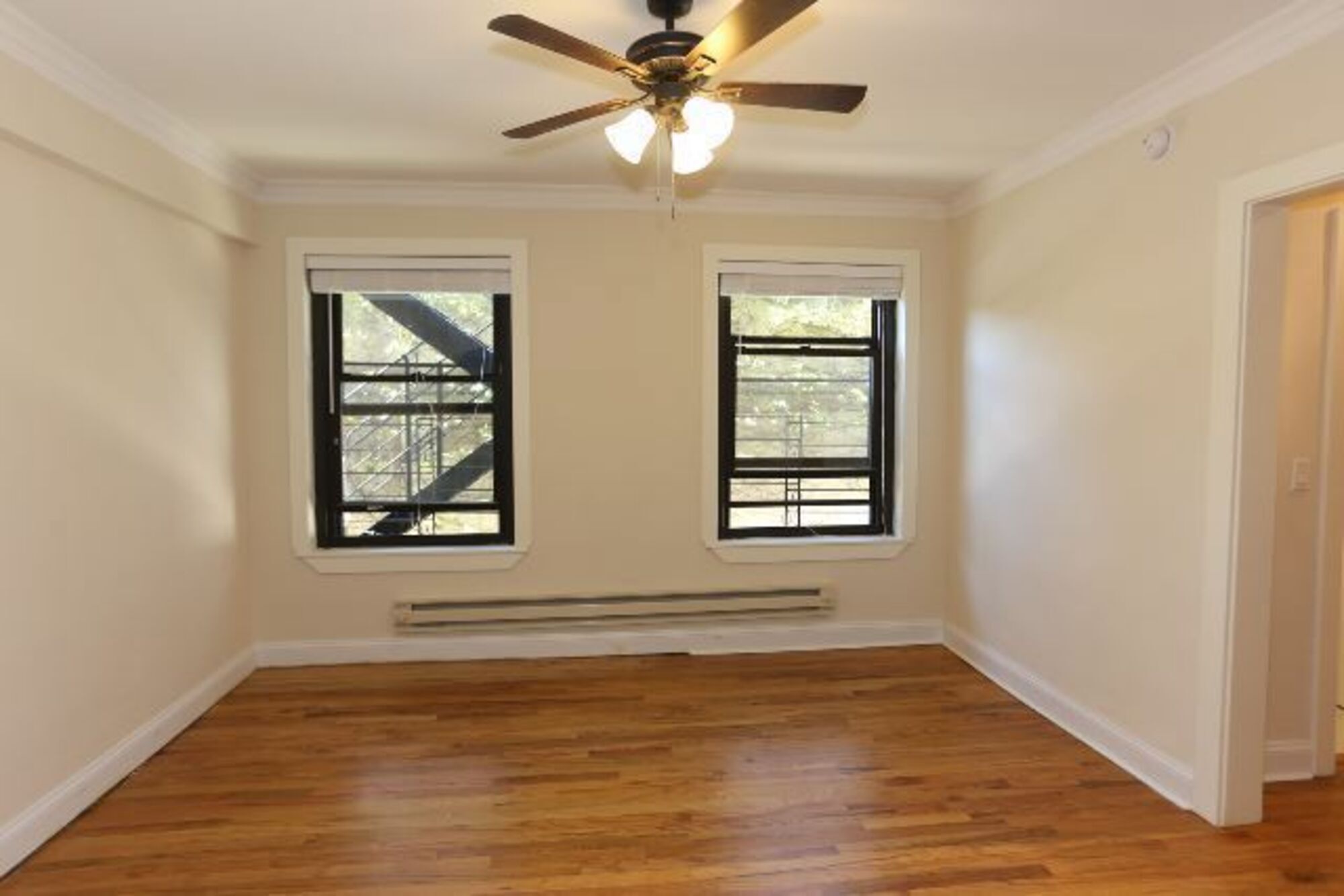 Building Photo - 626 W Patterson Ave