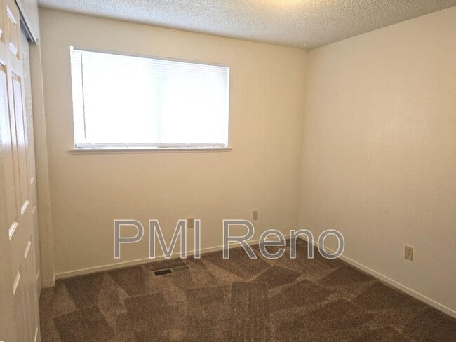 Building Photo - 6745 Peppermint Dr