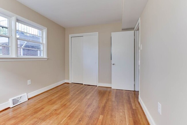 Building Photo - 4820 Chamberlayne Ave