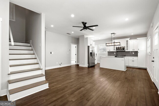 Building Photo - 1382 Westboro Dr SW