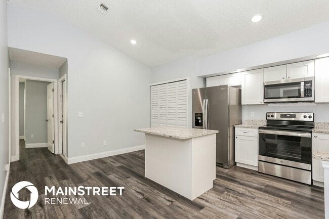 Building Photo - 2520 Townsquare Dr