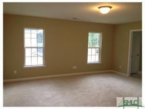 Building Photo - 5 bed 3 bath Home with a Fenced Yard and Hot Tub