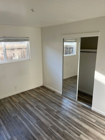 Building Photo - 1521 Camden Ct