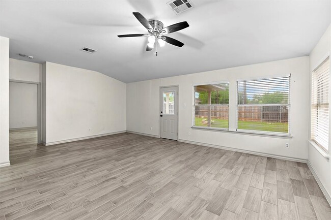 Building Photo - 2356 Vernell Way