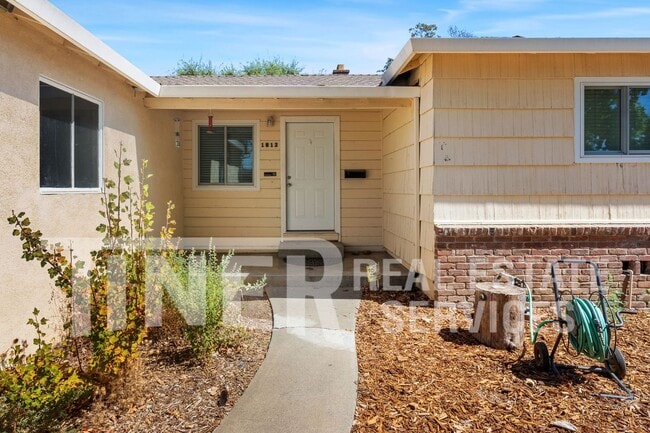 Building Photo - 1812 Mercury Way
