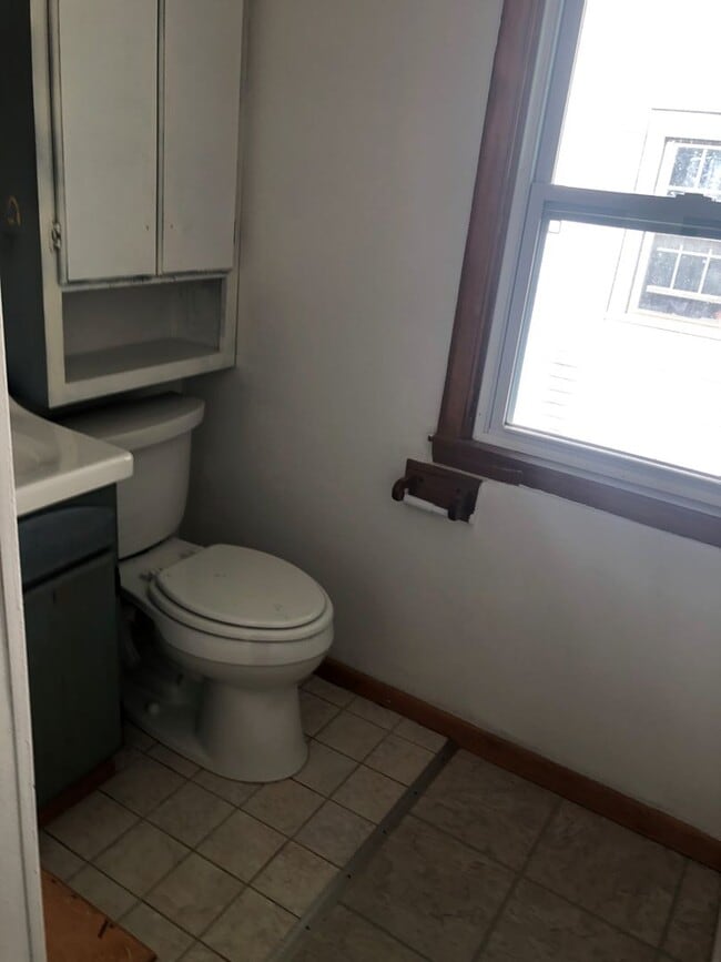 Building Photo - Spacious 3-Bedroom Home for Lease Goodyear...