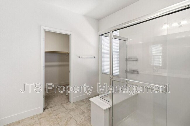 Building Photo - 3949 Aristotle Cir