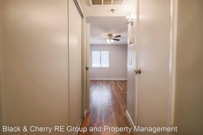 Building Photo - 1 br, 1 bath House - 1361 E University Ave...