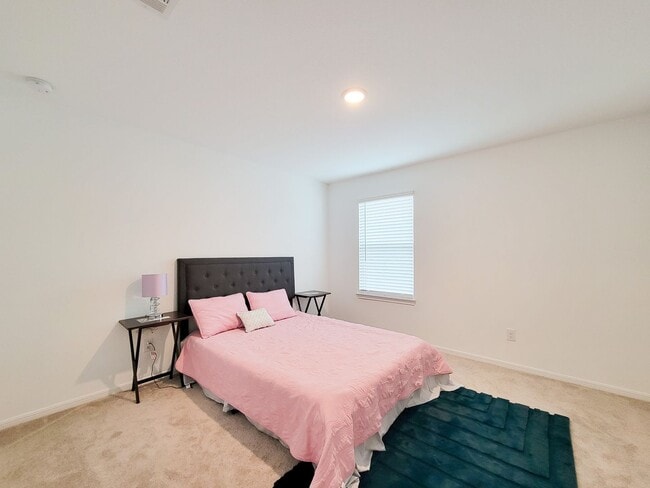 Building Photo - Ready to move in! The Granville floor plan...