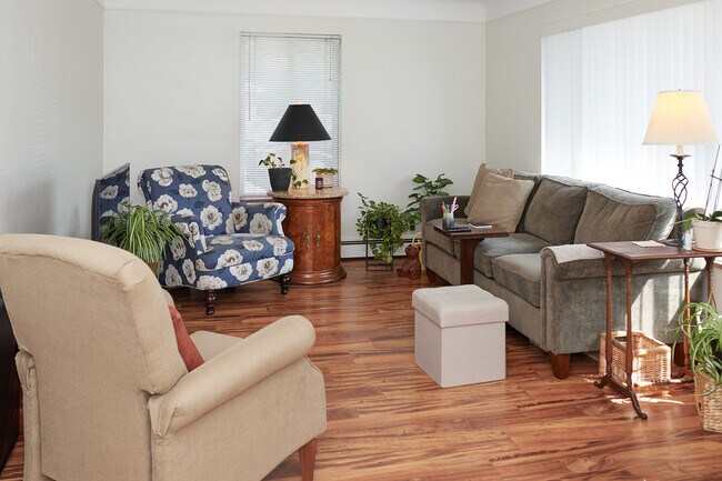 Building Photo - 4304 13 Mile Rd