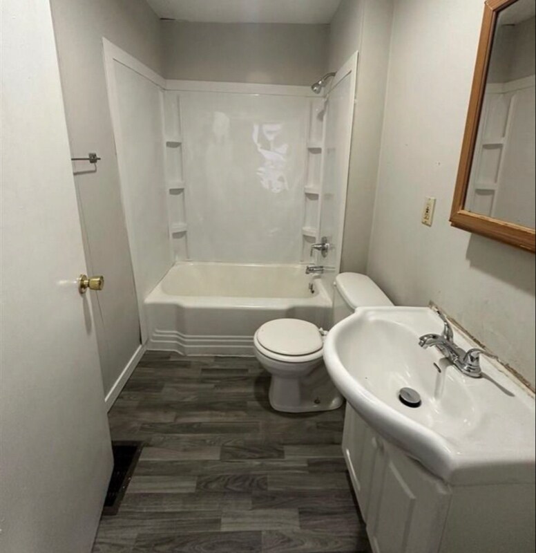 Building Photo - 2429 2nd Ave