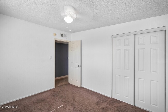 Building Photo - 3977 Las Casitas Dr