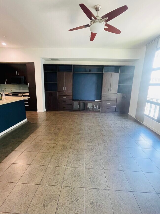 Living Room - 133 The Promenade N