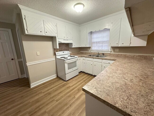 Building Photo - 1497 Foxhall Dr