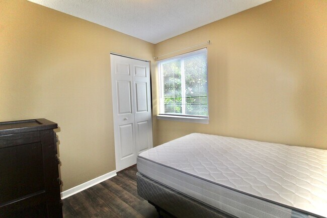 Building Photo - 1342 Hunters Rd