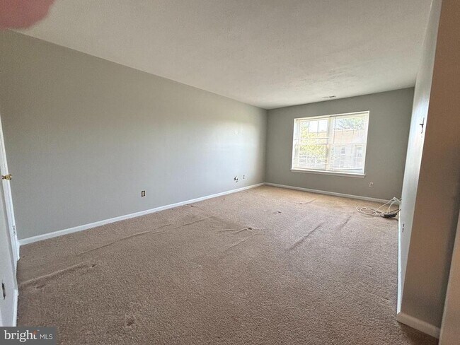 Building Photo - 2502 Thistledown Ct