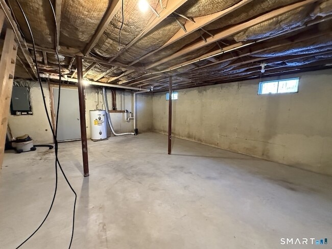 Building Photo - 22 Dartmouth Dr