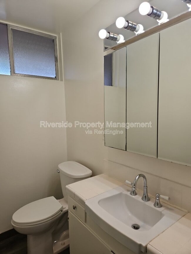 Building Photo - 6979 Palm Ct