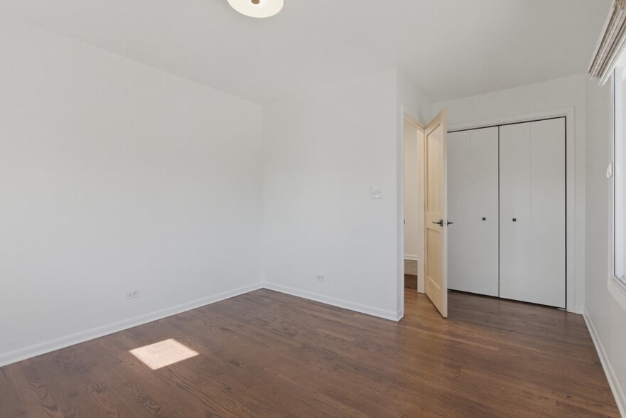 Building Photo - 448 N Carpenter St